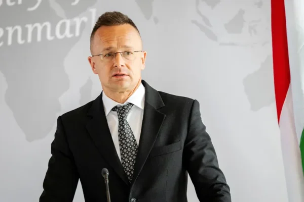 Maďarsko hrozí blokováním půjčky EU Ukrajině, pokud nebudou obnoveny dodávky ruské ropy