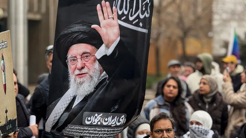 Trump varuje před íránskými ‚spícími buňkami‘, Kanada obviněna z ukrývání operativců režimu