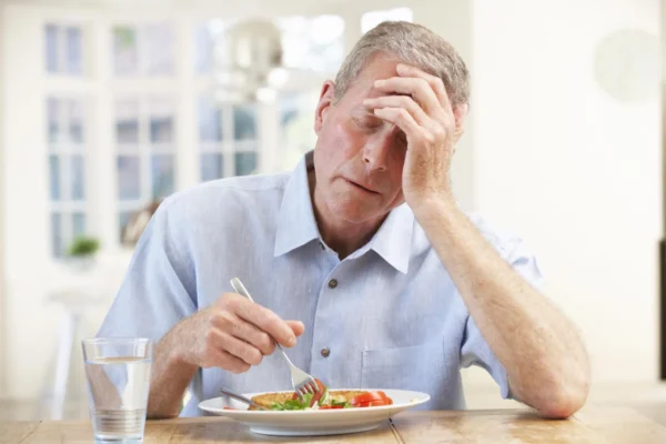 Vědci objevili, proč se při nemoci náhle ztrácí chuť k jídlu