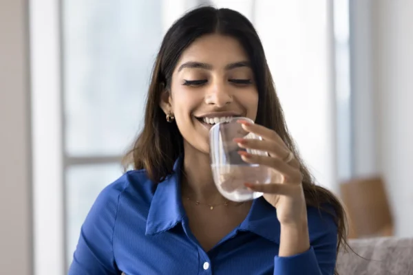 Může perlivá voda podpořit metabolismus a pomoci při hubnutí?