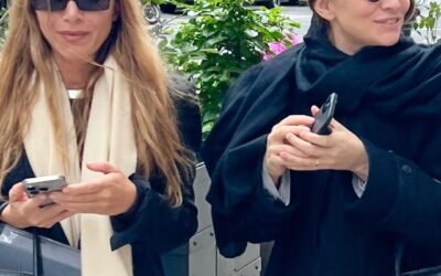 Mary-Kate a Ashley Olsen redefinují „twinning“ s odpovídajícími krokodýlími kabelkami
