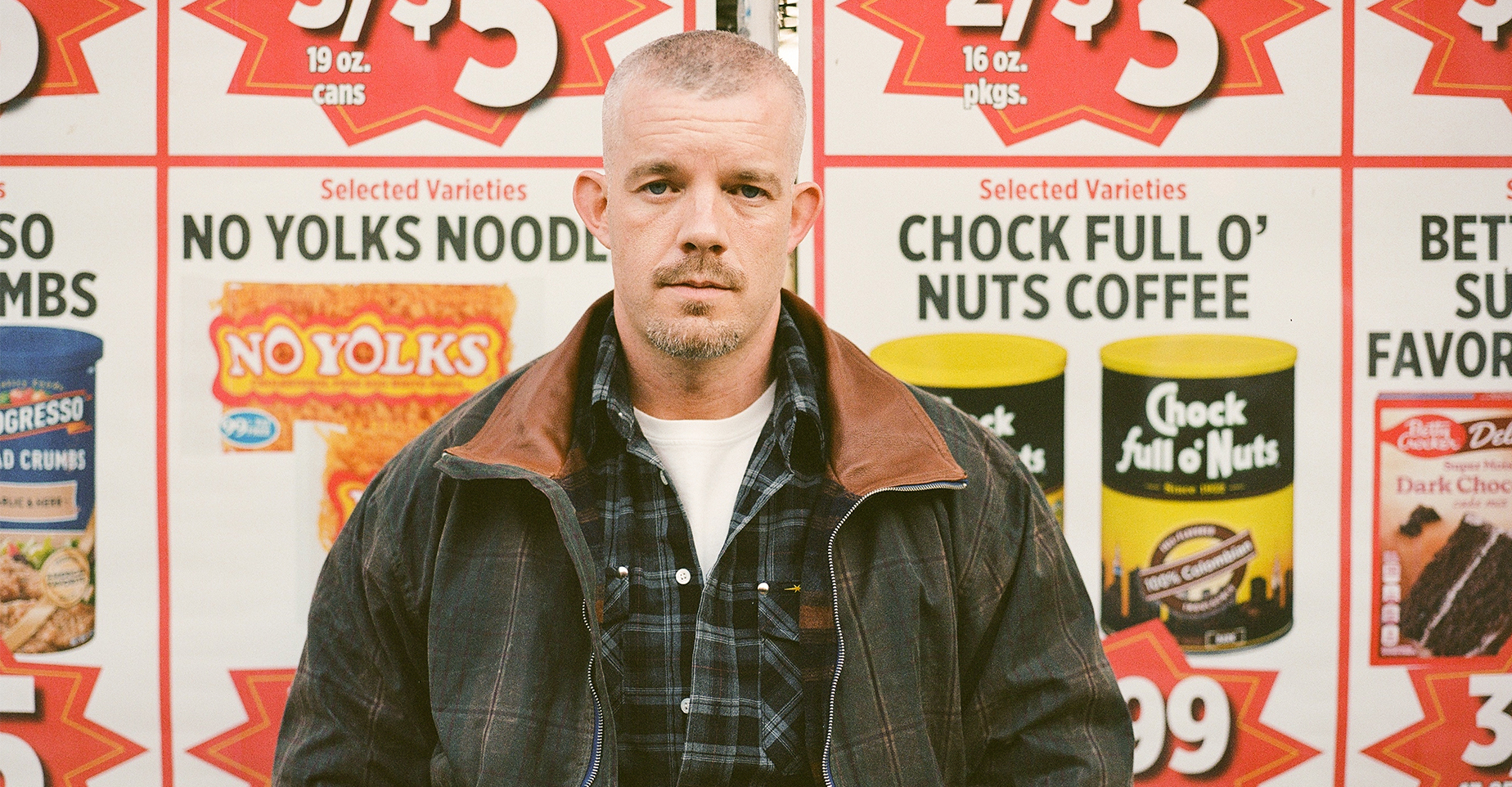 Russell Tovey na natáčení