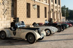 Jak Aston Martin z roku 1939 ovládl prestižní závod Louis Vuitton