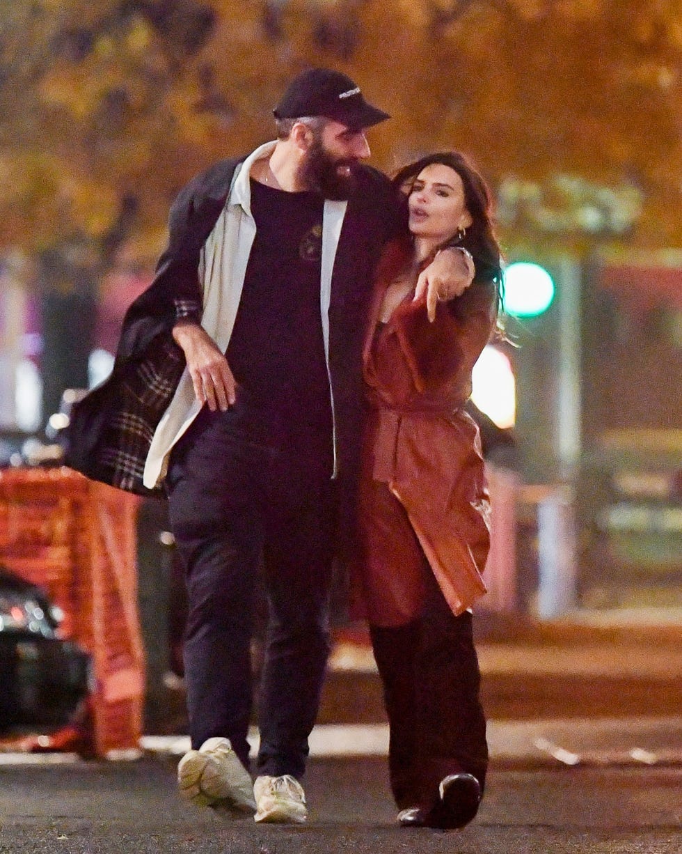 Emily Ratajkowski a Romain Gavras na ulicích New Yorku