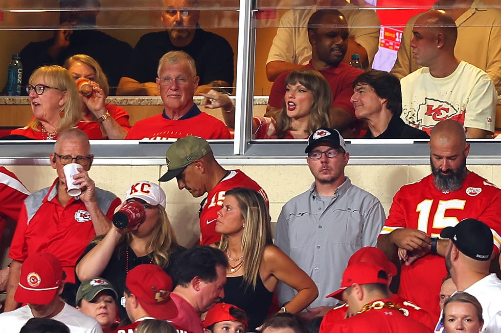 Taylor Swift a Tom Cruise na zápase Kansas City Chiefs proti Denver Broncos