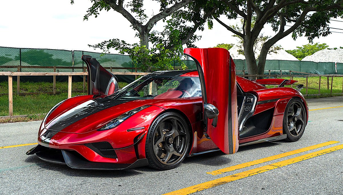 Koenigsegg Regera s unikátními dveřmi