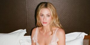 Lili Reinhart její