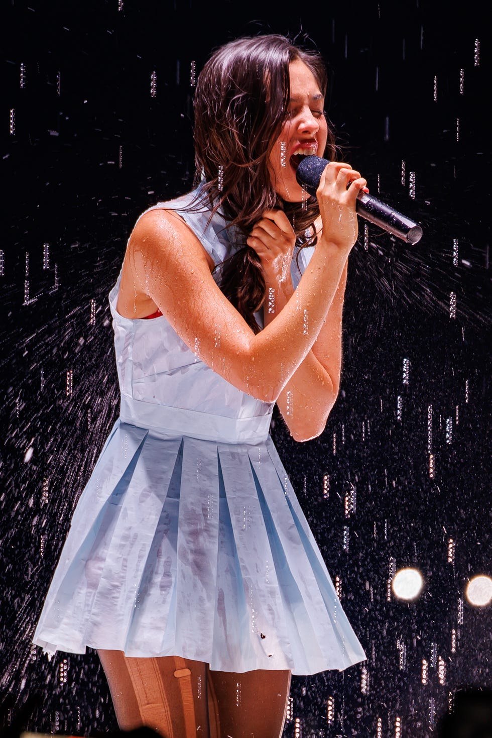 Olivia Rodrigo zahajuje 'The Unraveled Tour'