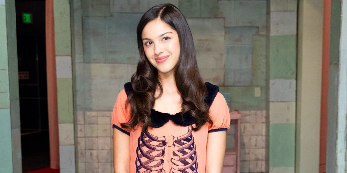 Olivia Rodrigo oslavuje