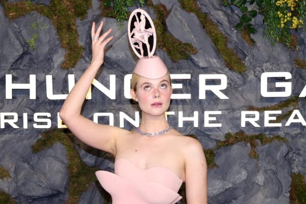 Elle Fanning její