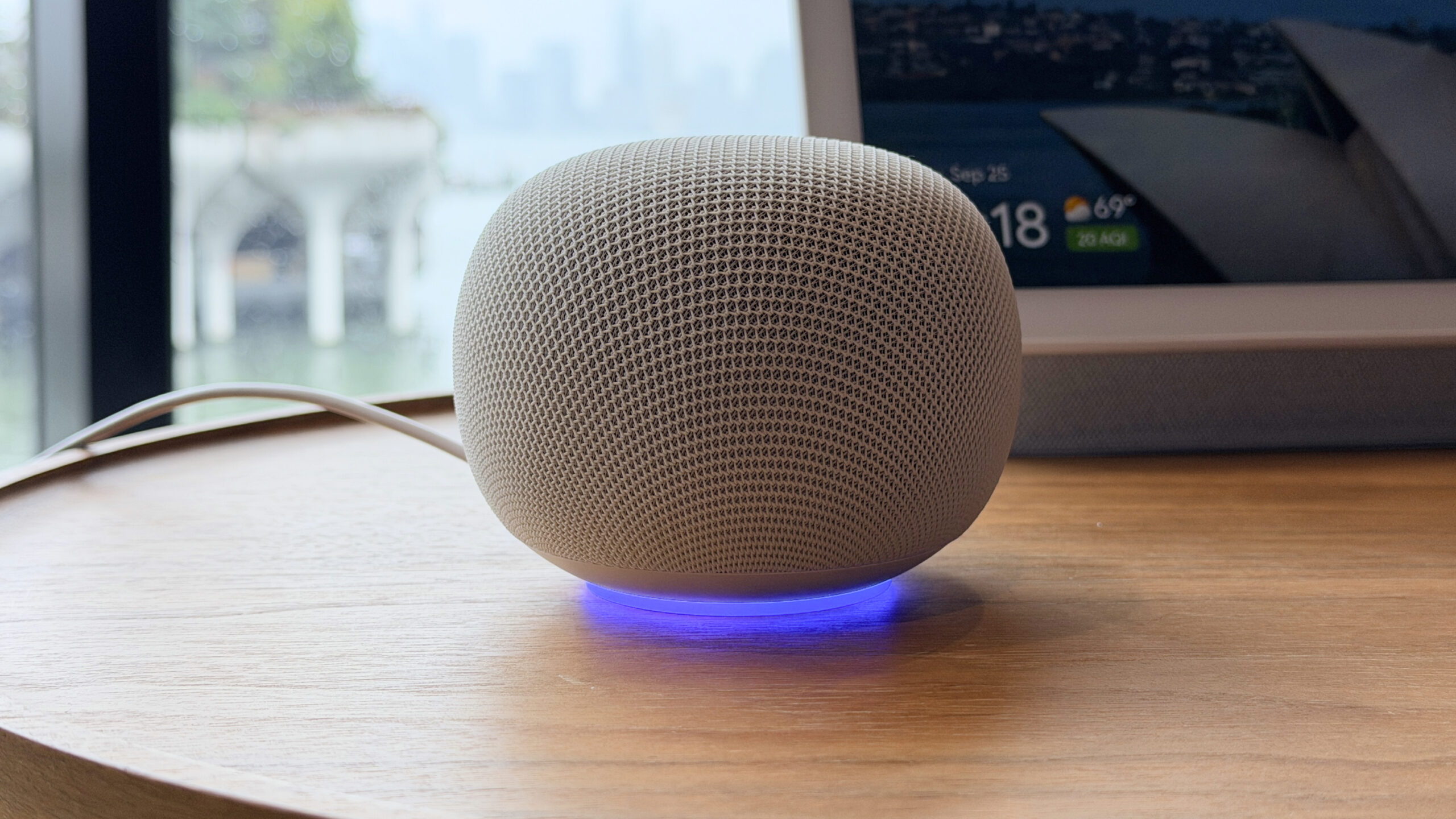 Google Home reproduktor