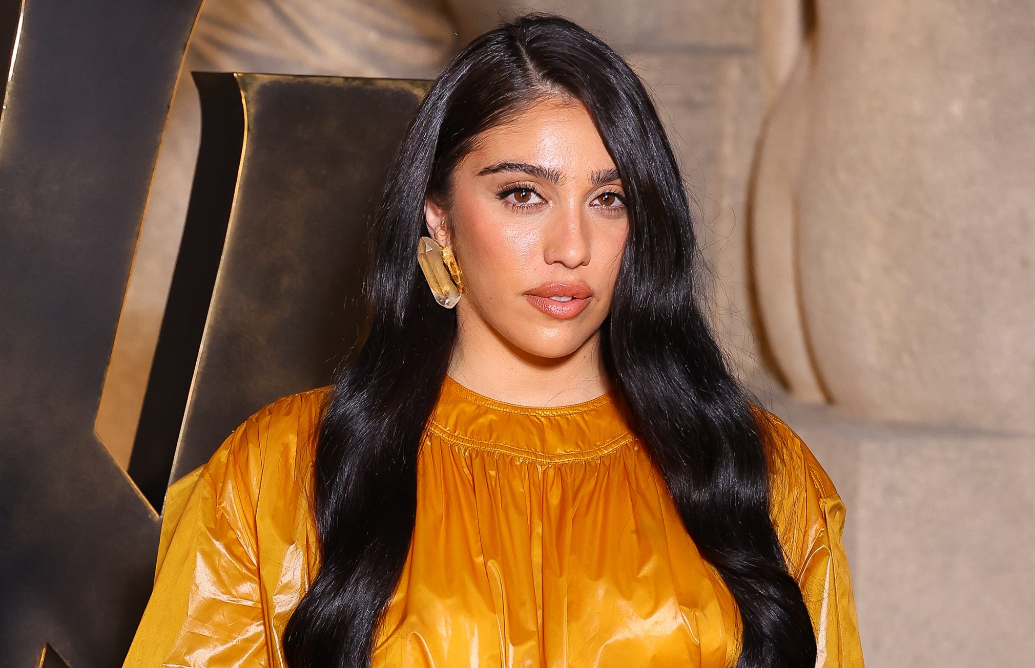 Lourdes Leon: stínu