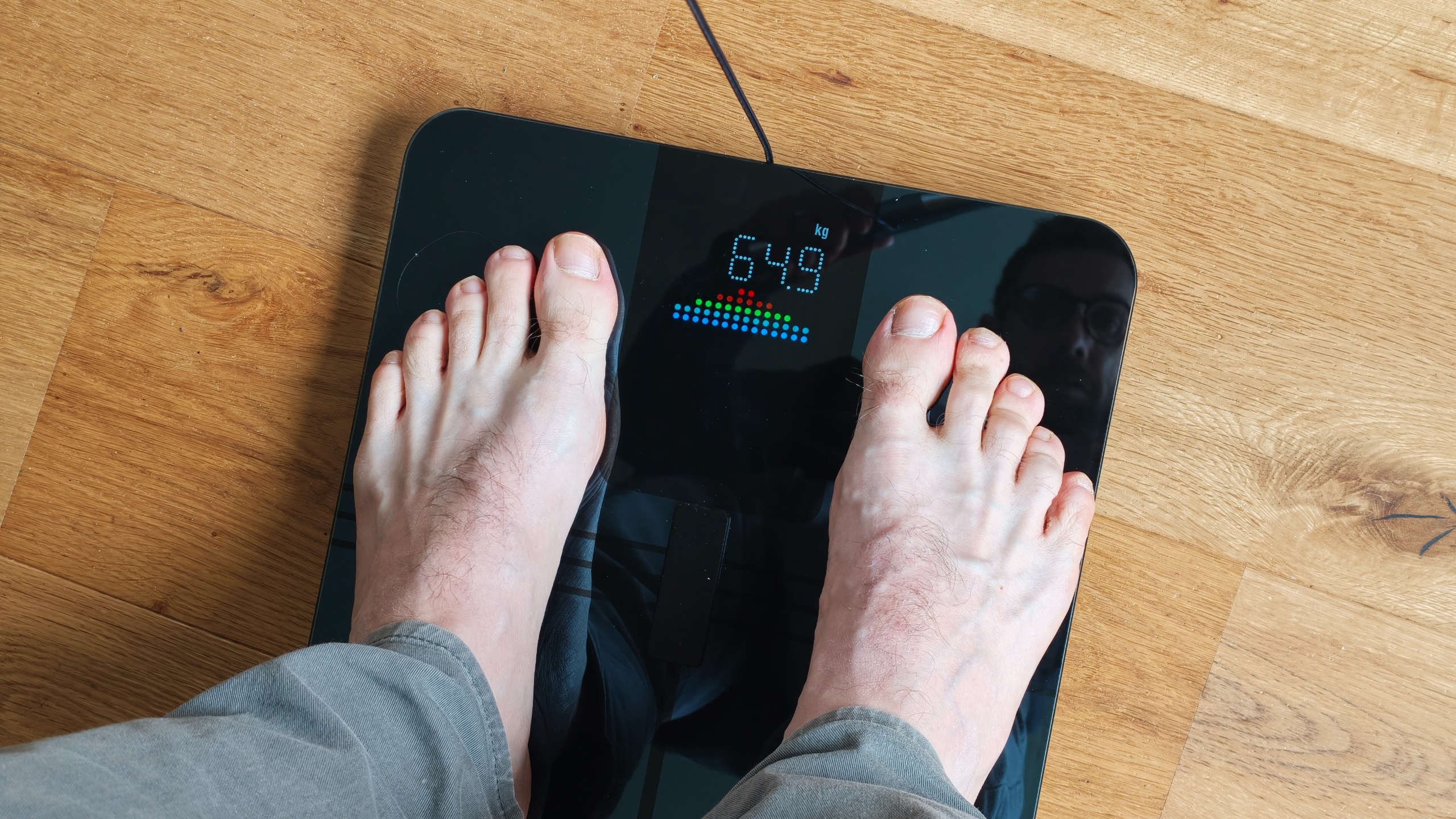Chytrá váha Wyze BodyScan v interiéru